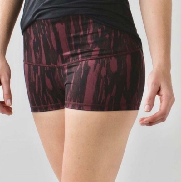 Lululemon Athletic Boogie Short Rolled Down Waistline Size 4 - Picture 6 of 7